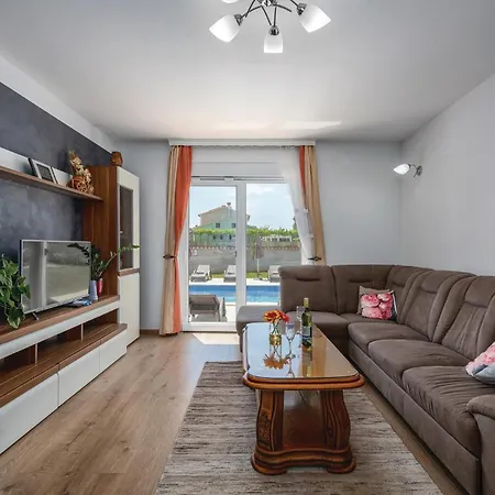 3 Bedroom Stunning In