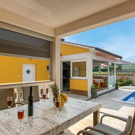 3 Bedroom Stunning In Holiday home *
