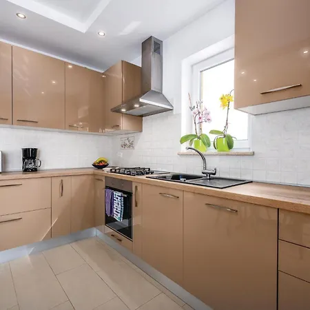 3 Bedroom Stunning In *